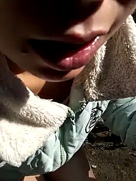 Snapshot of liu-liusexy chatting on 11.23.25 liu-liusexy online show from 11.23.25