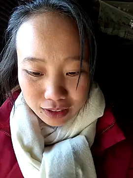 Snapshot of liu-liusexy chatting on 11.24.25 liu-liusexy online show from 11.24.25