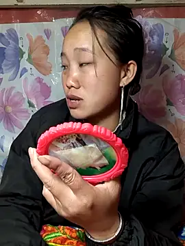 Snapshot of liu-liusexy chatting on 11.26.25 liu-liusexy online show from 11.26.25