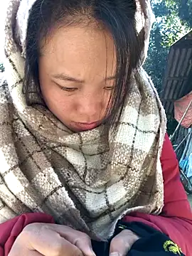 Snapshot of liu-liusexy chatting on 12.01.25 liu-liusexy online show from 12.01.25