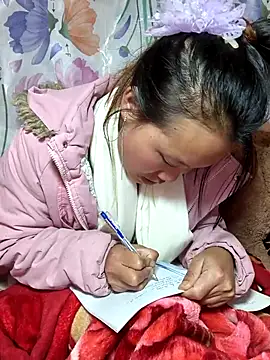 Snapshot of liu-liusexy chatting on 12.02.25 liu-liusexy online show from 12.02.25