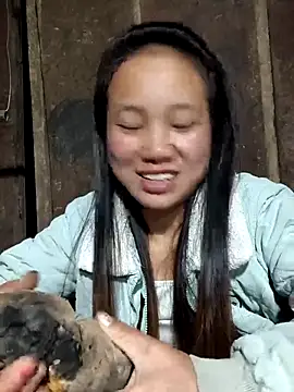 Snapshot of liu-liusexy chatting on 12.15.25 liu-liusexy online show from 12.15.25