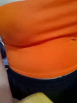 Snapshot of Kiwi_now chatting on 12.17.25 Kiwi now online show from 12.17.25