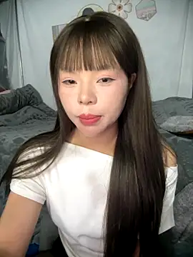 SarahBeii online show from 10.26.25