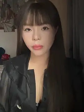 SarahBeii online show from 11.05.25