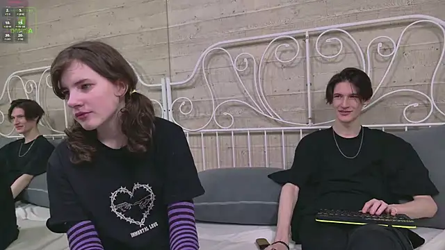 Snapshot of ViviaraNGendy chatting on 09.21.25 ViviaraNGendy online show from 09.21.25