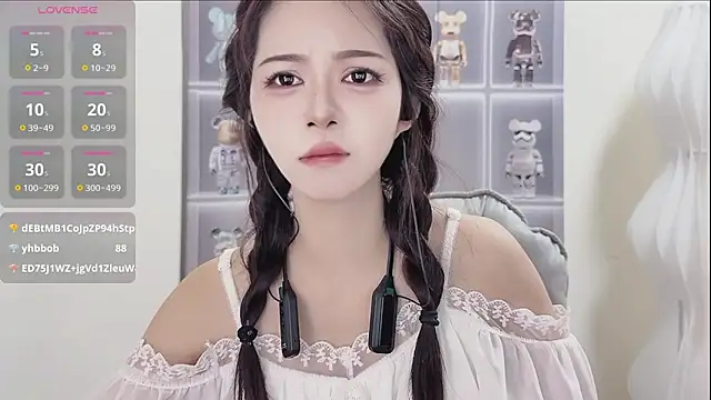 Snapshot of Sue101010 chatting on 09.09.25 Sue101010 online show from 09.09.25