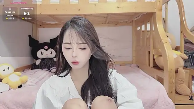 Snapshot of Sue101010 chatting on 09.24.25 Sue101010 online show from 09.24.25