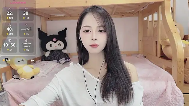 Snapshot of Sue101010 chatting on 09.27.25 Sue101010 online show from 09.27.25