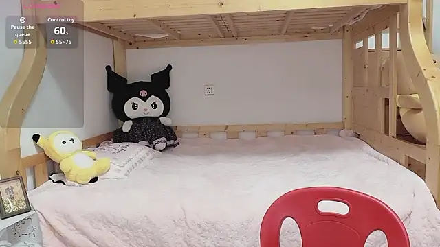 Snapshot of Sue101010 chatting on 09.28.25 Sue101010 online show from 09.28.25