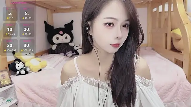 Snapshot of Sue101010 chatting on 10.01.25 Sue101010 online show from 10.01.25