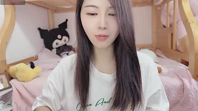 Snapshot of Sue101010 chatting on 10.05.25 Sue101010 online show from 10.05.25