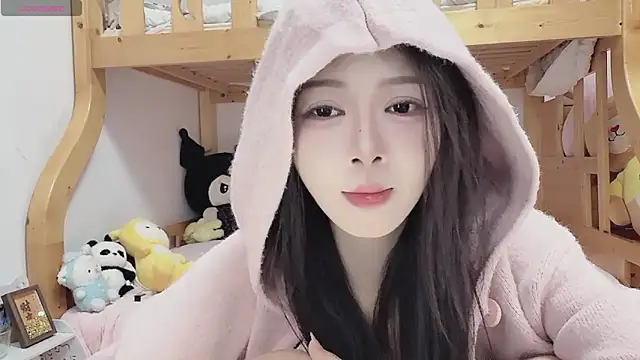 Snapshot of Sue101010 chatting on 10.22.25 Sue101010 online show from 10.22.25