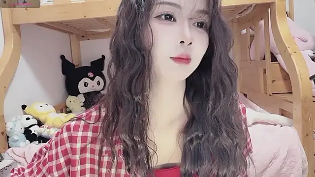 Snapshot of Sue101010 chatting on 10.31.25 Sue101010 online show from 10.31.25