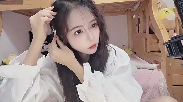 Snapshot of Sue101010 chatting on 11.01.25 Sue101010 online show from 11.01.25