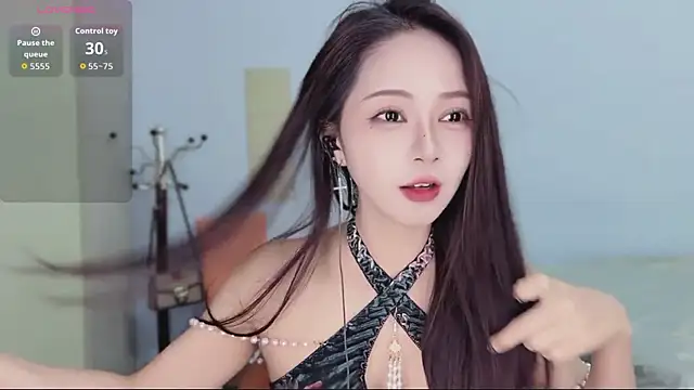 Snapshot of Sue101010 chatting on 11.17.25 Sue101010 online show from 11.17.25