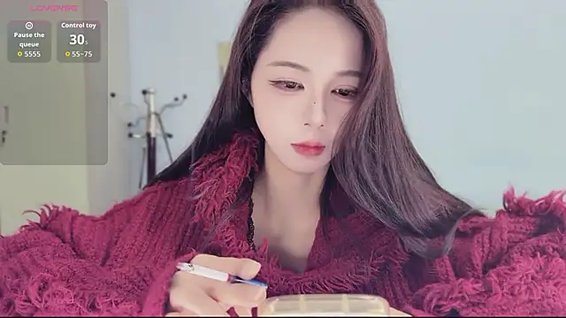 Snapshot of Sue101010 chatting on 11.23.25 Sue101010 online show from 11.23.25