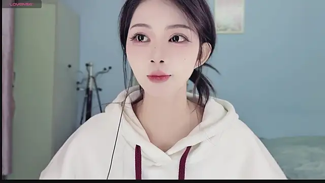 Snapshot of Sue101010 chatting on 11.25.25 Sue101010 online show from 11.25.25