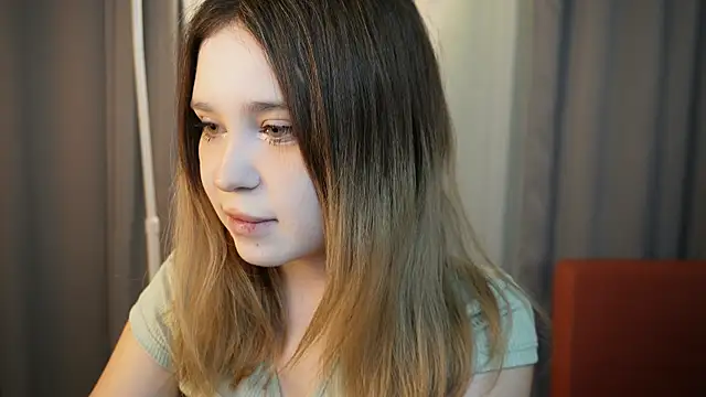 Lina Glow online show from 11.20.25