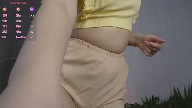 Lina Glow online show from 04.19.26