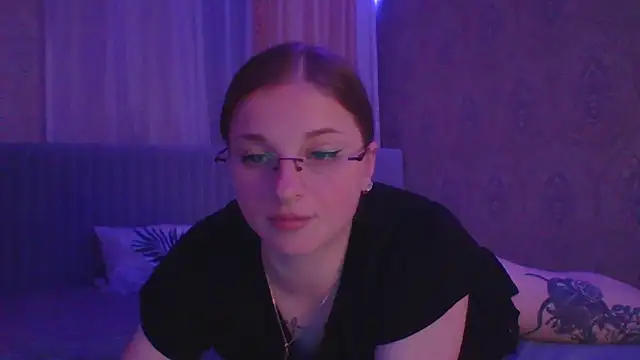 Star Girlish online show from 11.12.25