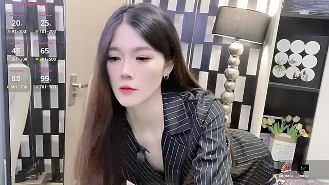 Yueyue-MM online show from 11.28.25