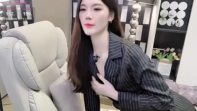 Yueyue-MM online show from 11.28.25