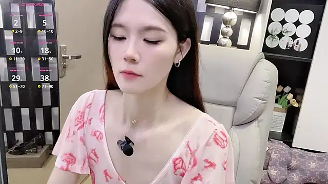 Yueyue-MM online show from 12.04.25