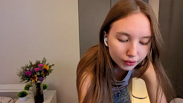 ElfredaTupy online show from 09.14.25