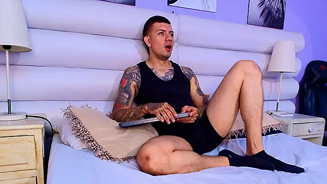 Snapshot of Dante_Flamee chatting on 03.04.26 Dante Flamee online show from 03.04.26