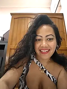 Snapshot of Lindarossyta chatting on 06.13.26 Lindarossyta online show from 06.13.26
