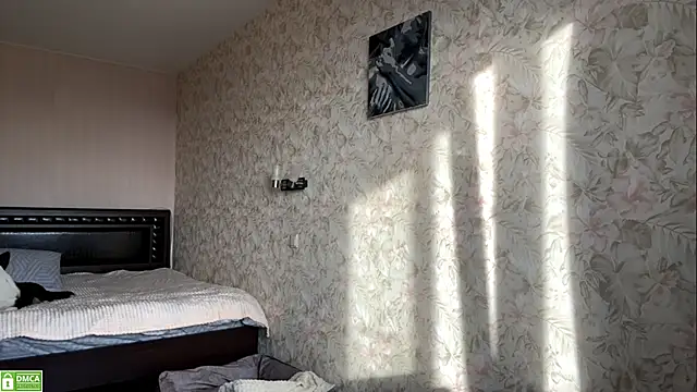 ElisabetLorney online show from 11.08.25