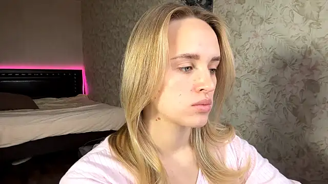 ElisabetLorney online show from 11.21.25