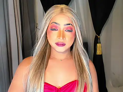 Snapshot of WenceSmith chatting on 10.14.25 WenceSmith online show from 10.14.25