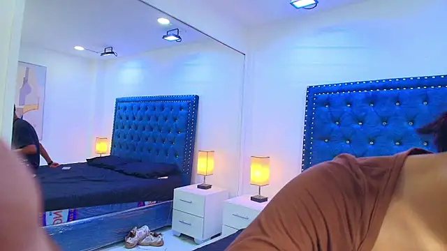 Snapshot of Damian_and_roxanne chatting on 09.12.25 Damian and roxanne online show from 09.12.25