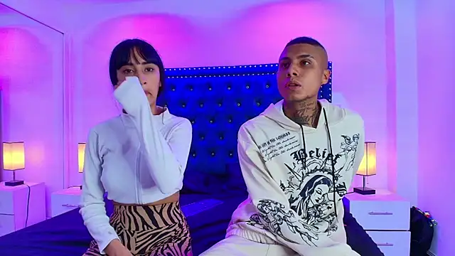 Snapshot of Damian_and_roxanne chatting on 11.22.25 Damian and roxanne online show from 11.22.25