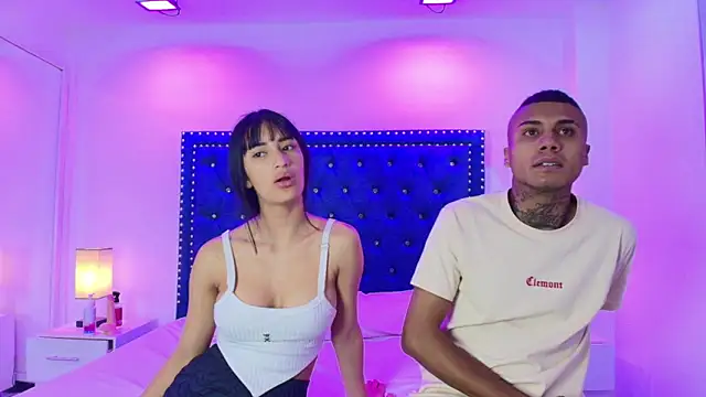 Snapshot of Damian_and_roxanne chatting on 12.14.25 Damian and roxanne online show from 12.14.25