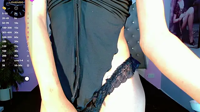 Honey Moontsts online show from 02.27.26