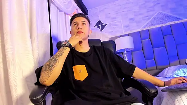 liaamsmiith  online show from 10.12.25