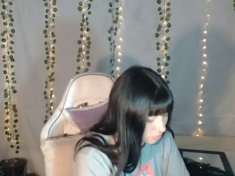 Snapshot of Zulema_R1 chatting on 10.01.25 Zulema R1 online show from 10.01.25