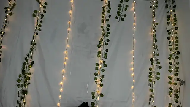 Snapshot of Zulema_R1 chatting on 10.14.25 Zulema R1 online show from 10.14.25