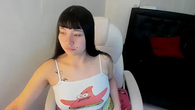 Snapshot of Zulema_R1 chatting on 11.28.25 Zulema R1 online show from 11.28.25