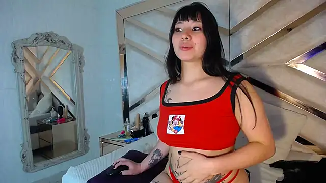 Snapshot of Zulema_R1 chatting on 11.30.25 Zulema R1 online show from 11.30.25