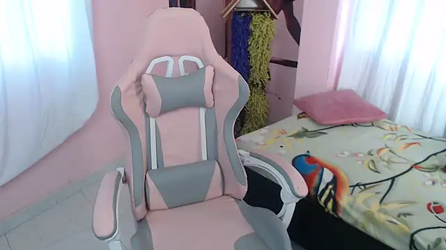 Zulema R1 online show from 02.01.26