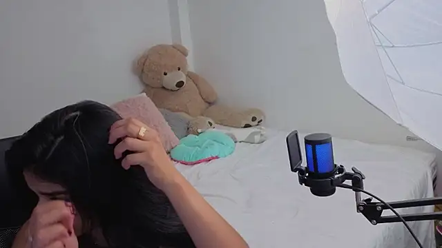 valerihouse online show from 04.14.26