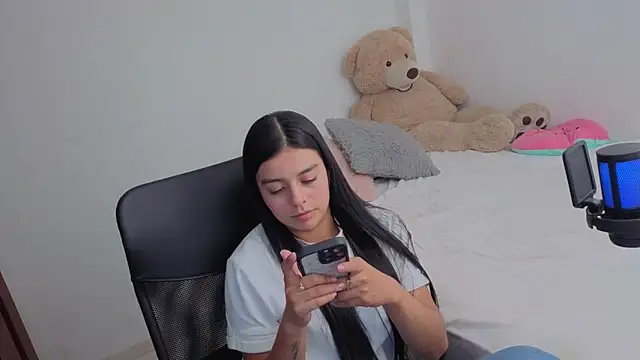 valerihouse online show from 04.22.26