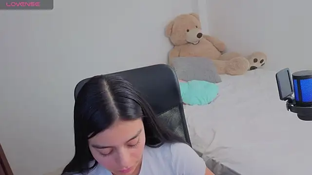 valerihouse online show from 04.23.26