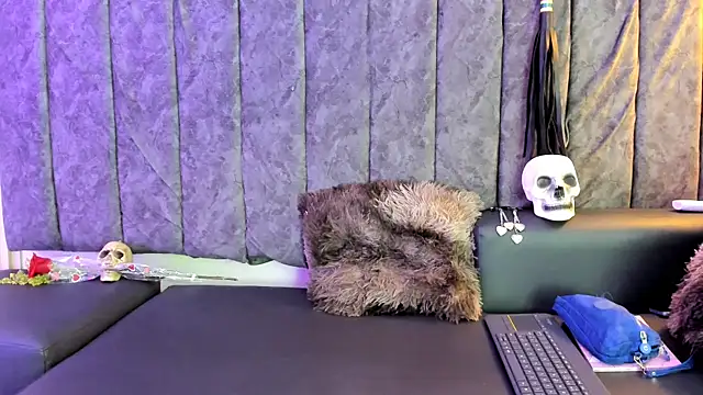 Snapshot of Rowan_Mills chatting on 09.20.25 Rowan Mills online show from 09.20.25