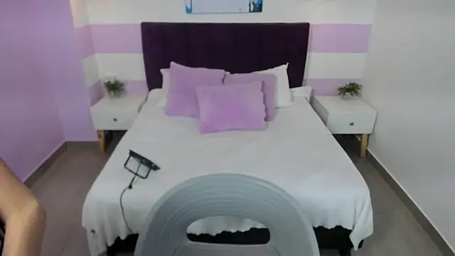 antonellariva  online show from 09.22.25