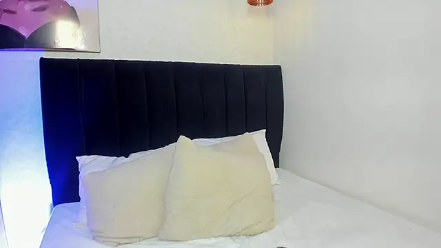 antonellariva  online show from 10.14.25